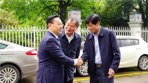 湖南師范大學(xué)校長劉仲華院士、副校長唐賢清一行蒞臨集團益陽茶廠調(diào)研指導(dǎo)