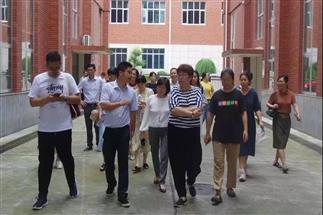 中國人民大學(xué)茶道哲學(xué)研究所湖南茶文化考察團(tuán)一行赴集團(tuán)白沙溪茶廠、益陽茶廠、君山茶業(yè)考察調(diào)研